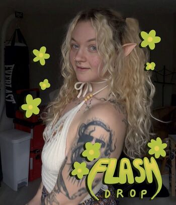 Full leaked Eggsinatrenchcoat private onlyfans photo