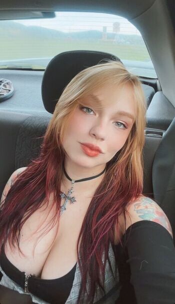 Full leaked Hailey b/ private photo