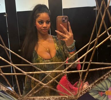 Full leaked Honeygram page private photo