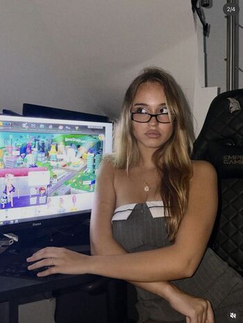 Full leaked Lyse private photo