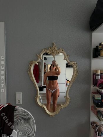 Full leaked Tskimmyxo page private photo