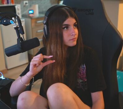 Full leaked Abbyimu page private photo