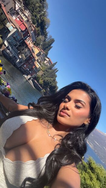 Full leaked Abida private photo