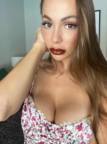 Full leaked Abigail mac private onlyfans photo