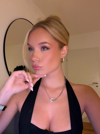 Full leaked Actuallyyhelen private photo