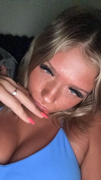 Full leaked Adalyn marsh private photo