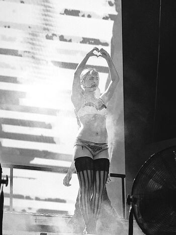 Full leaked Addison rae  page private onlyfans photo