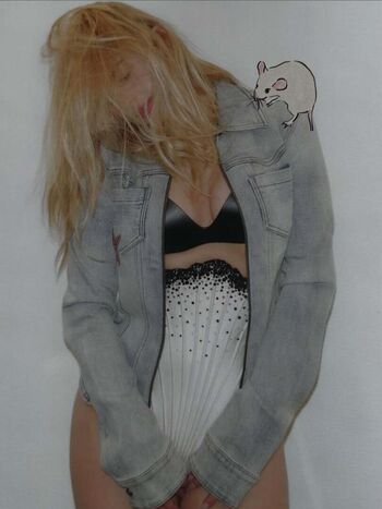 Full leaked Addison rae  page private onlyfans photo