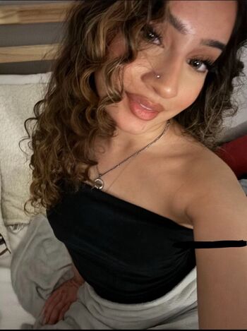 Full leaked Adeena qadir private photo