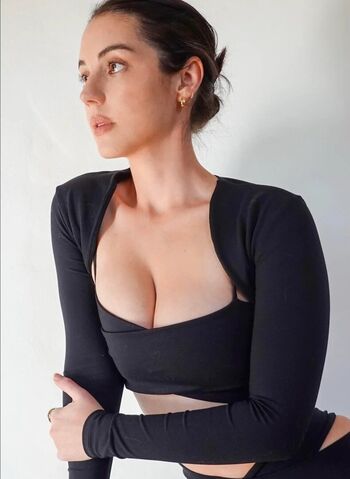 Full leaked Adelaide kane private photo