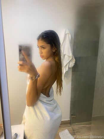 Full leaked Adelinebri private photo