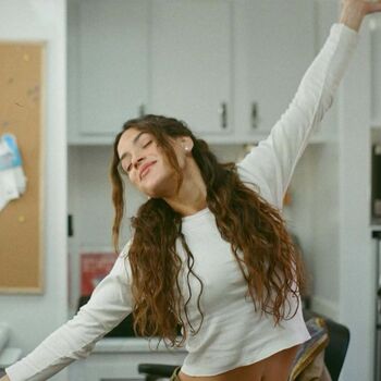 Adria Arjona