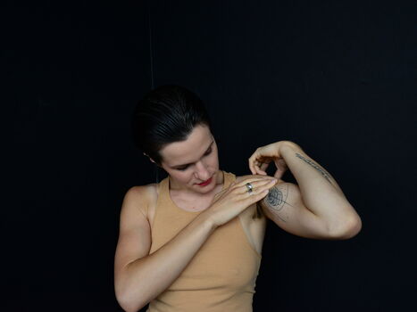 Full leaked Adrianne lenker private photo