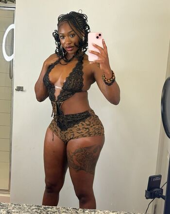 Full leaked African booty meat private photo