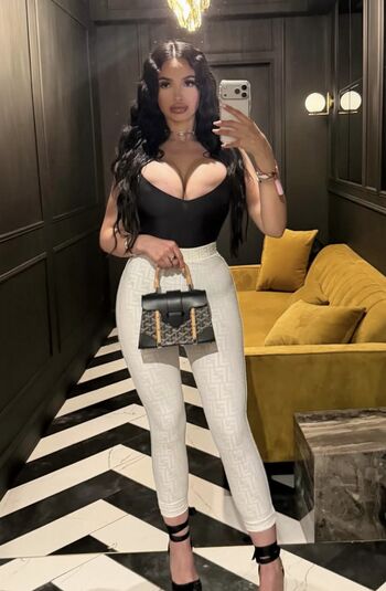 Full leaked Agaloree private photo