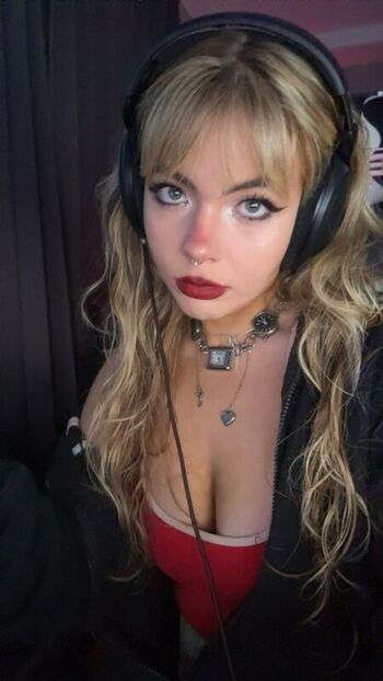 Full leaked Aiiygatorz private photo