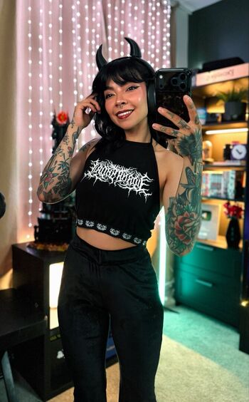Full leaked Aileensenpaireacts private photo