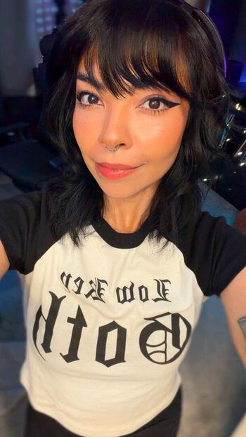 Full leaked Aileensenpaireacts private photo