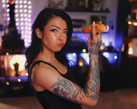 Full leaked Aileensenpaireacts private photo