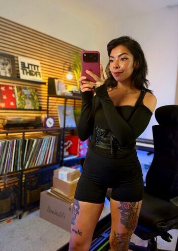 AileenSenpaiReacts
