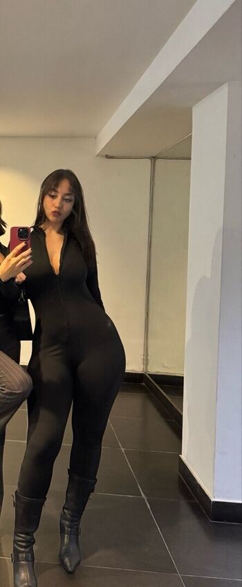 Full leaked Aili private photo