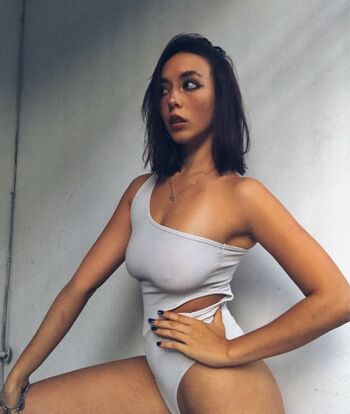 Full leaked Aili page private photo