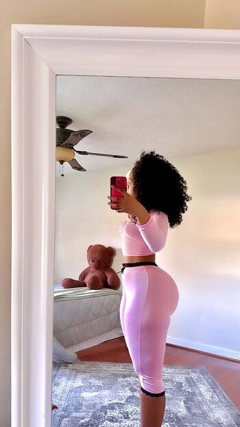 Full leaked Aishaaamarie private photo