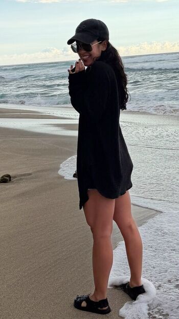 Full leaked Aj lee private photo