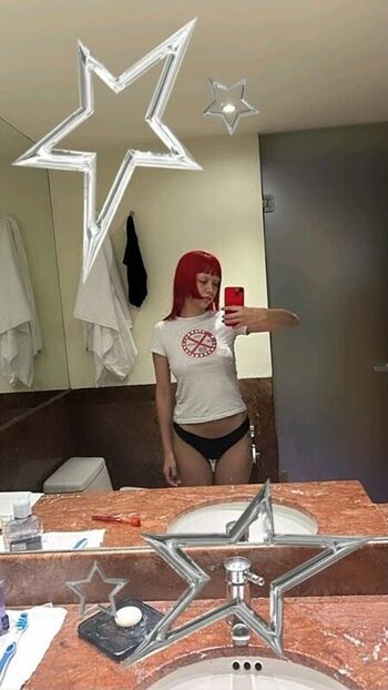 Full leaked Akriila private photo