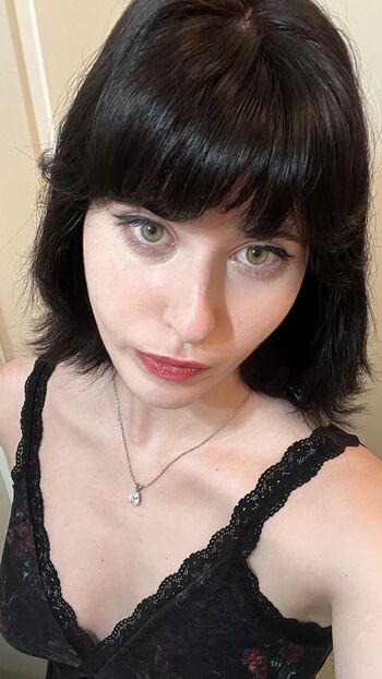 Full leaked Akutles private photo