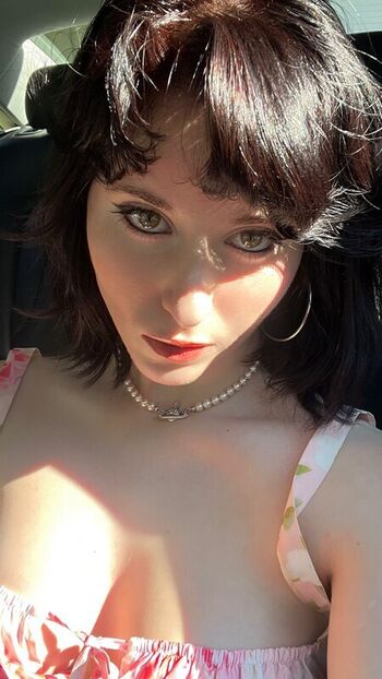 Full leaked Akutles private photo