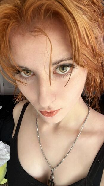 Full leaked Akutles private photo