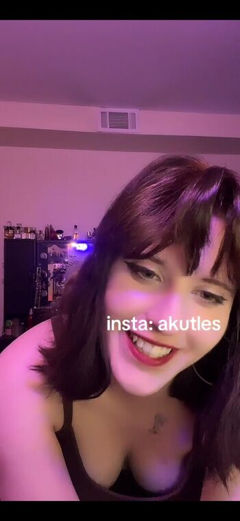 Full leaked Akutles page private photo