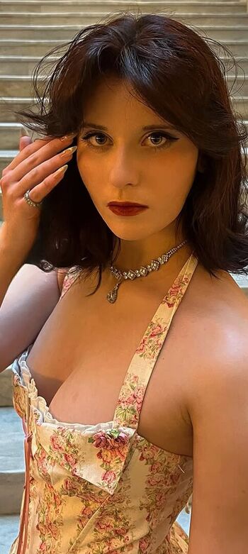 Full leaked Akutles private photo