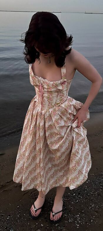 Full leaked Akutles private photo