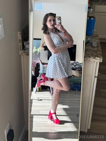 Full leaked Alanarose page private photo