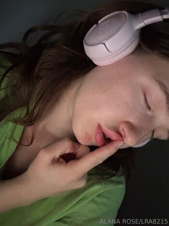 Full leaked Alanarose page private photo