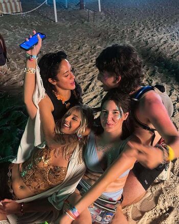 Full leaked Alayna private photo