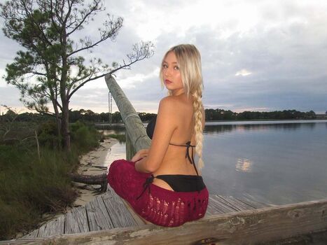 Full leaked Alayna private photo