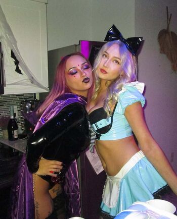 Full leaked Alayna private photo