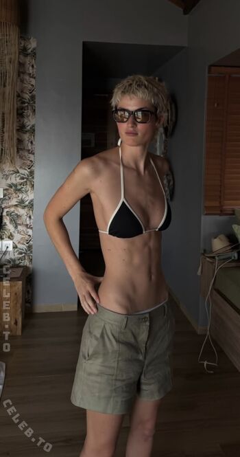 Full leaked Aleandrafrerk private photo