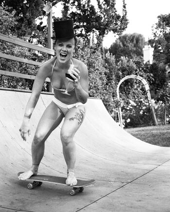 Full leaked Alecia beth moore private photo