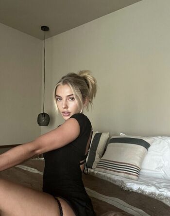 Full leaked Alexa breit private photo