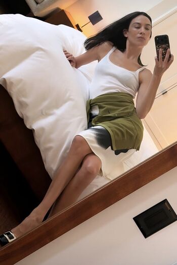 Full leaked Alexa chung private photo