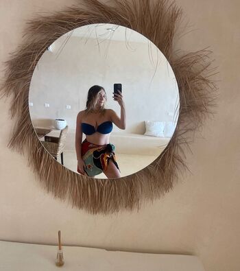 Full leaked Alexandra vreeland private photo