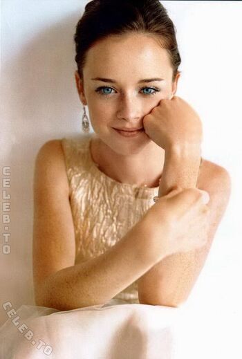 Full leaked Alexis bledel private photo