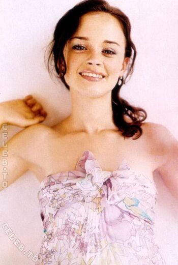 Full leaked Alexis bledel private photo