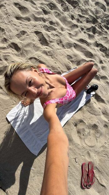 Full leaked Alexis ren private photo
