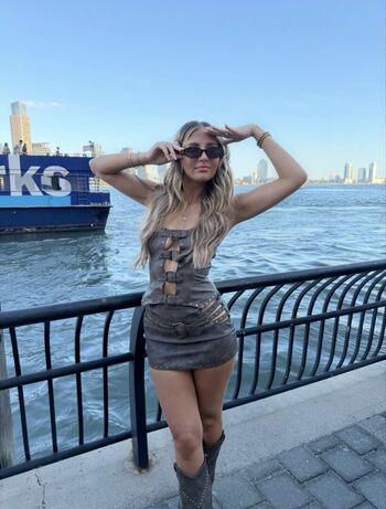 Full leaked Alexisbergeron private photo