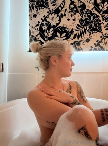 Full leaked Alharvs private photo